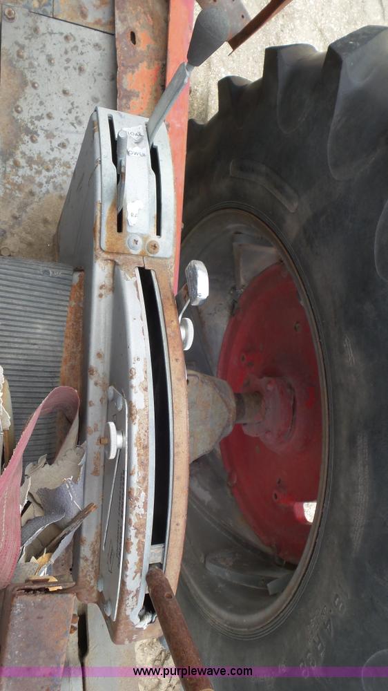 image for item K6823 Massey-Ferguson 1130 tractor