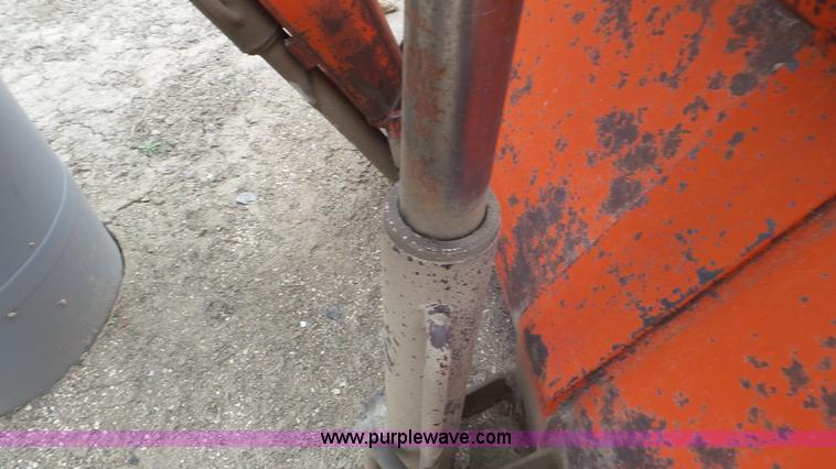 image for item K6823 Massey-Ferguson 1130 tractor