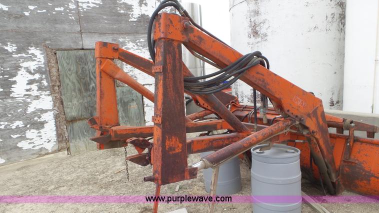 image for item K6823 Massey-Ferguson 1130 tractor