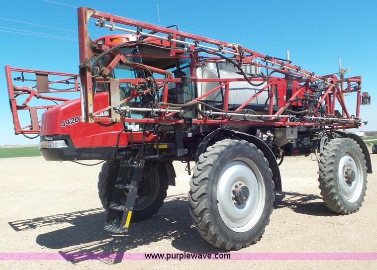image for item K6824 2009 Case IH Patriot 4420 self-propelled sprayer