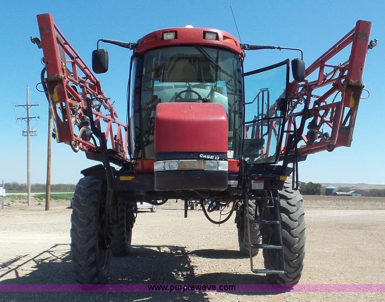image for item K6824 2009 Case IH Patriot 4420 self-propelled sprayer