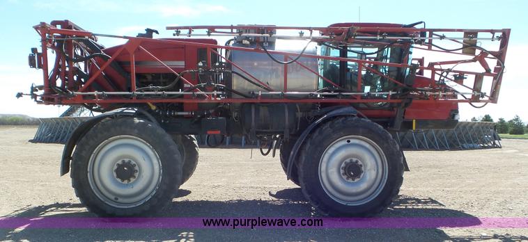 image for item K6824 2009 Case IH Patriot 4420 self-propelled sprayer