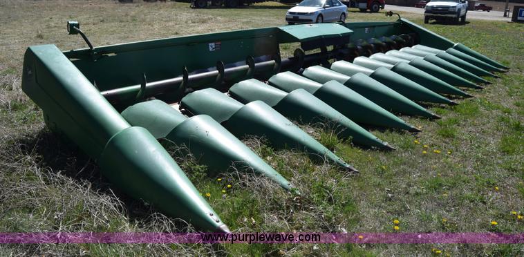 image for item K8748 1998 John Deere 1293 corn head