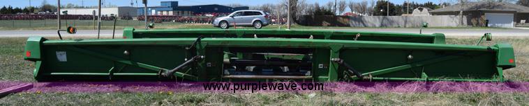 image for item K8748 1998 John Deere 1293 corn head