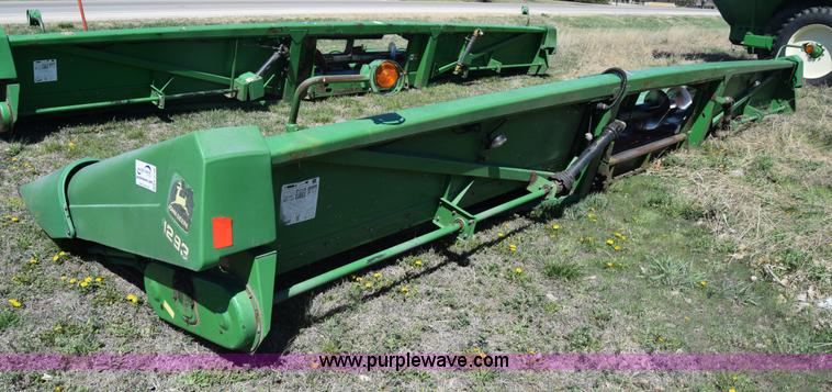 image for item K8748 1998 John Deere 1293 corn head