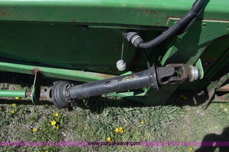 image for item K8748 1998 John Deere 1293 corn head