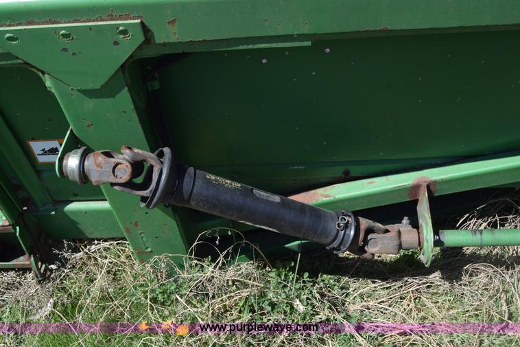 image for item K8748 1998 John Deere 1293 corn head