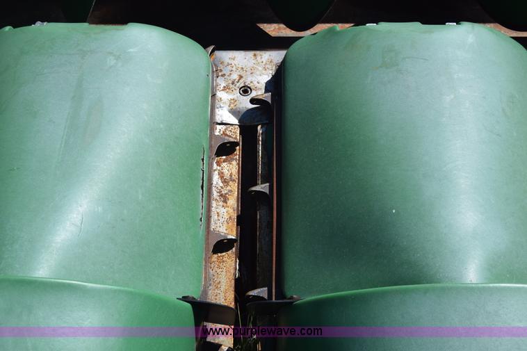 image for item K8748 1998 John Deere 1293 corn head