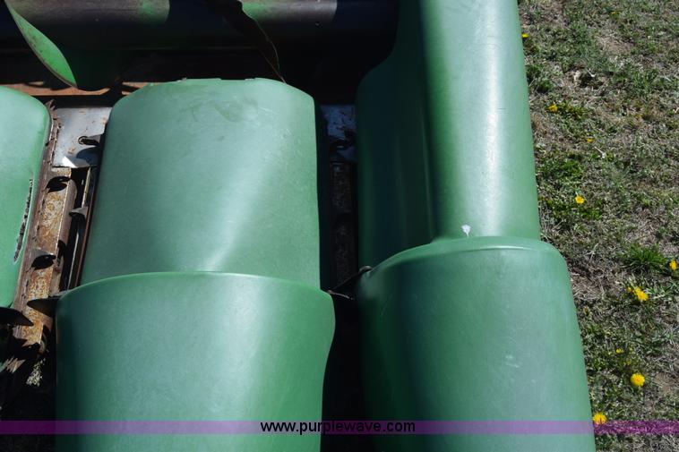 image for item K8748 1998 John Deere 1293 corn head