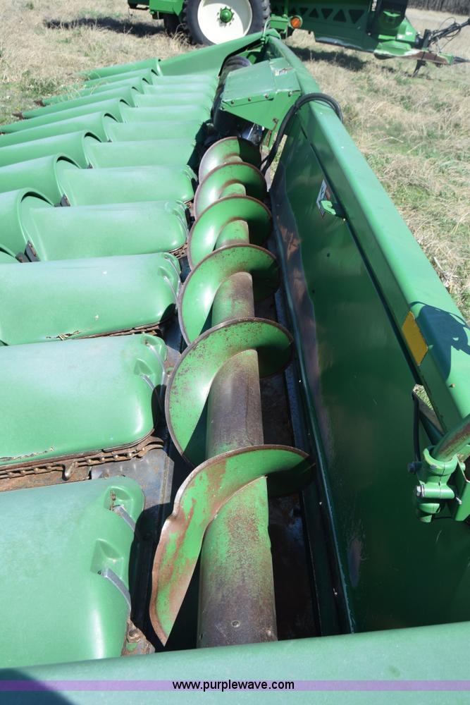 image for item K8748 1998 John Deere 1293 corn head