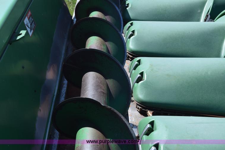 image for item K8748 1998 John Deere 1293 corn head