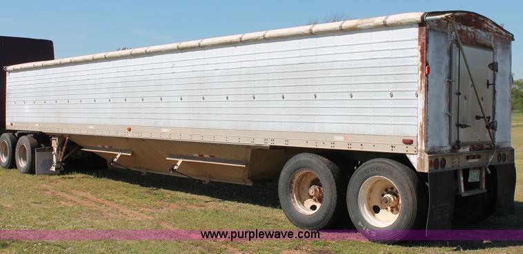 image for item K8987 1981 Barrett double hopper grain trailer