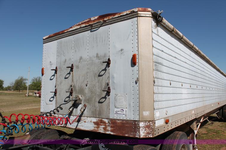 image for item K8987 1981 Barrett double hopper grain trailer