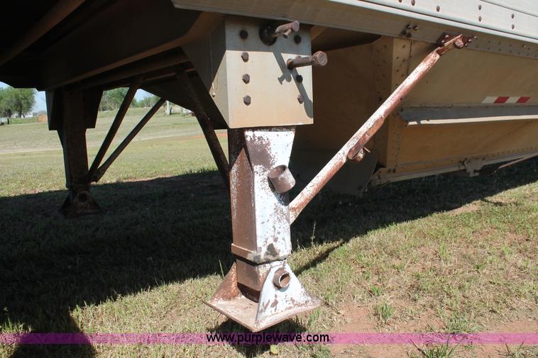 image for item K8987 1981 Barrett double hopper grain trailer