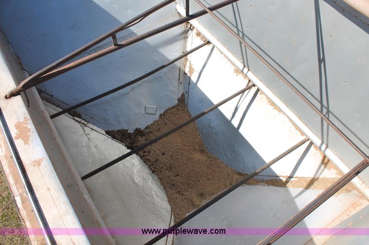 image for item K8987 1981 Barrett double hopper grain trailer