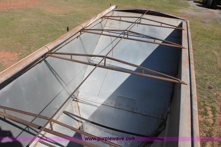 image for item K8987 1981 Barrett double hopper grain trailer