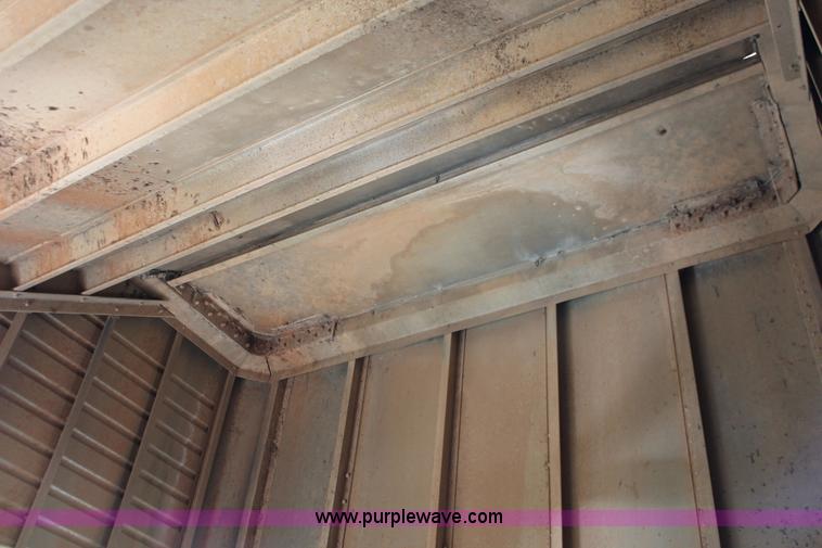 image for item K8987 1981 Barrett double hopper grain trailer