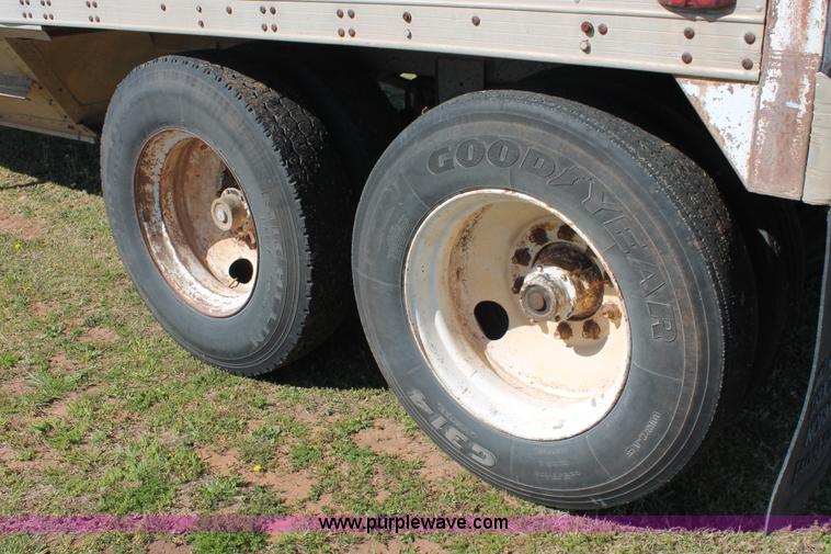 image for item K8987 1981 Barrett double hopper grain trailer