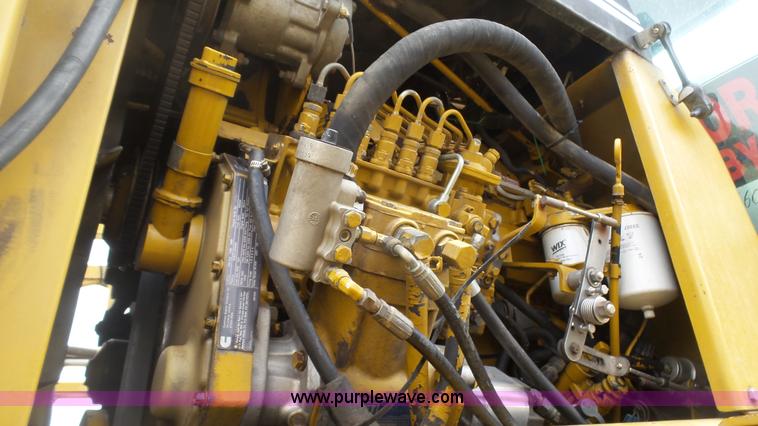 image for item L1337 1999 Ag-Chem RoGator 854 self-propelled sprayer