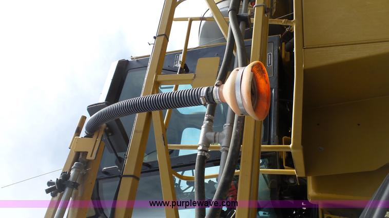 image for item L1337 1999 Ag-Chem RoGator 854 self-propelled sprayer