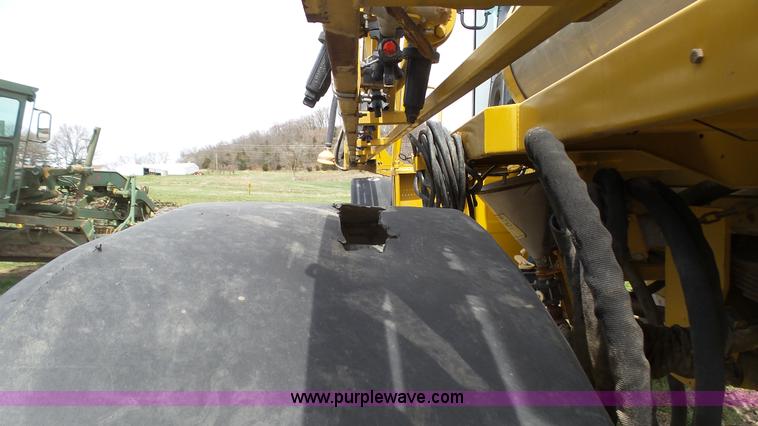 image for item L1337 1999 Ag-Chem RoGator 854 self-propelled sprayer