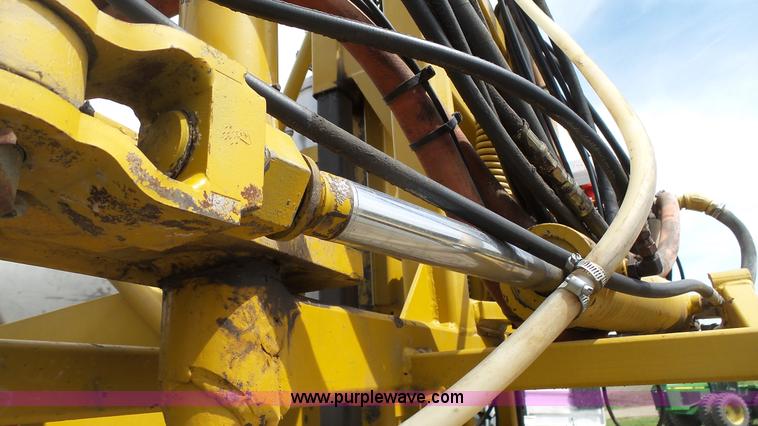 image for item L1337 1999 Ag-Chem RoGator 854 self-propelled sprayer