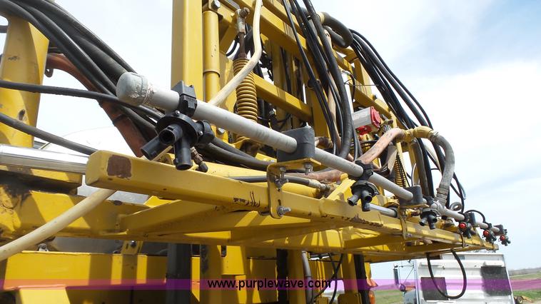 image for item L1337 1999 Ag-Chem RoGator 854 self-propelled sprayer