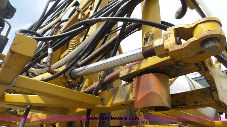 image for item L1337 1999 Ag-Chem RoGator 854 self-propelled sprayer