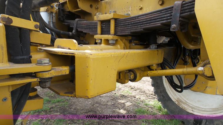 image for item L1337 1999 Ag-Chem RoGator 854 self-propelled sprayer