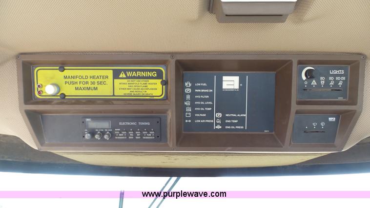 image for item L1337 1999 Ag-Chem RoGator 854 self-propelled sprayer