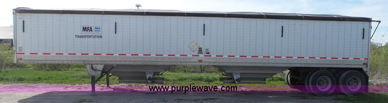 image for item L1338 2004 Wilson double hopper grain trailer
