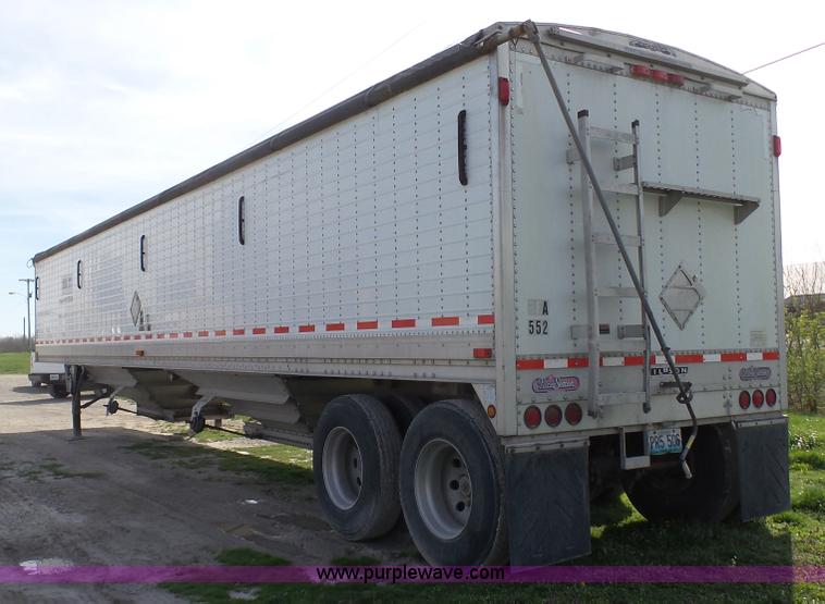 image for item L1338 2004 Wilson double hopper grain trailer