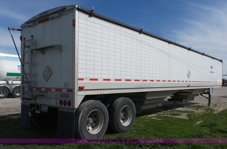 image for item L1338 2004 Wilson double hopper grain trailer