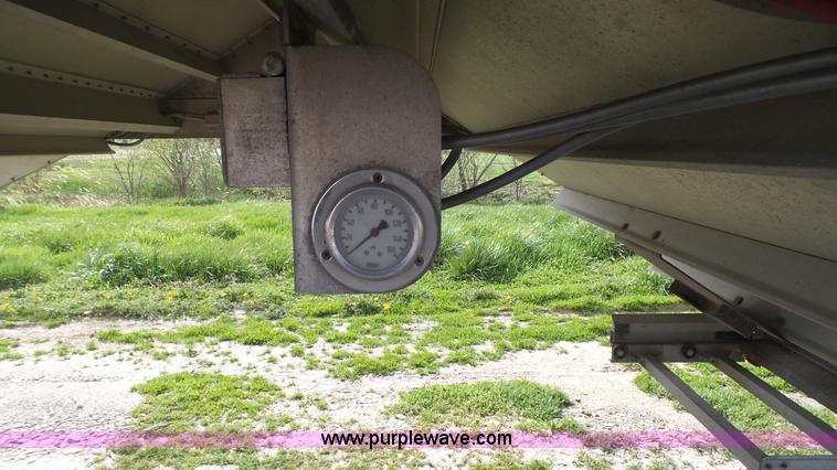 image for item L1338 2004 Wilson double hopper grain trailer