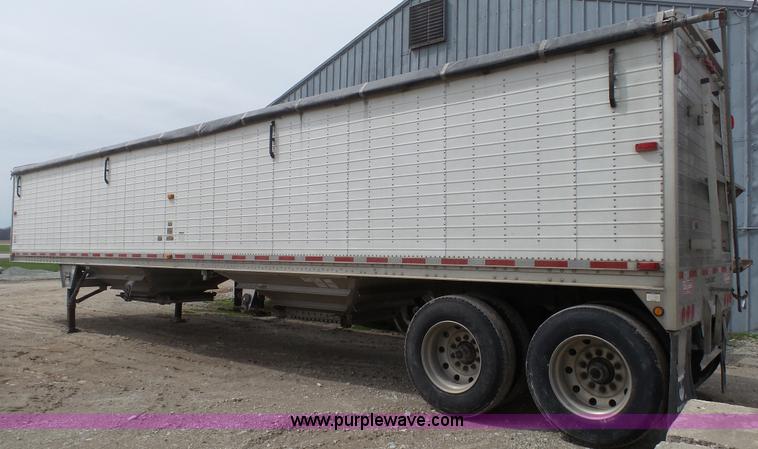 image for item L1342 2007 Wilson double hopper grain trailer