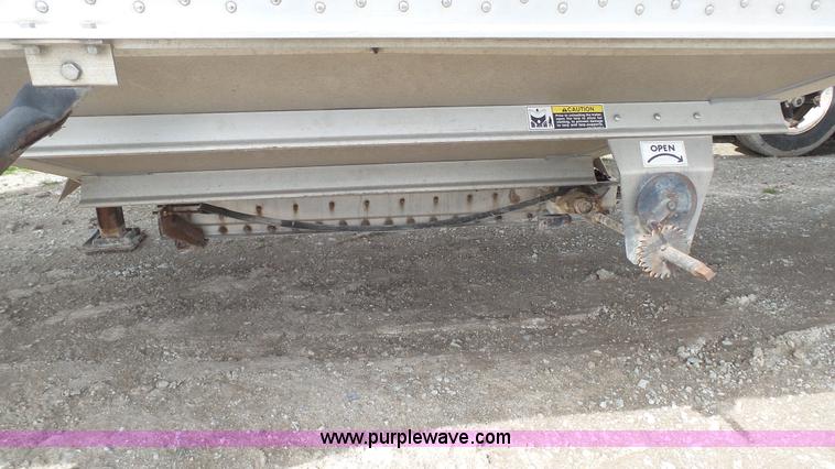 image for item L1342 2007 Wilson double hopper grain trailer