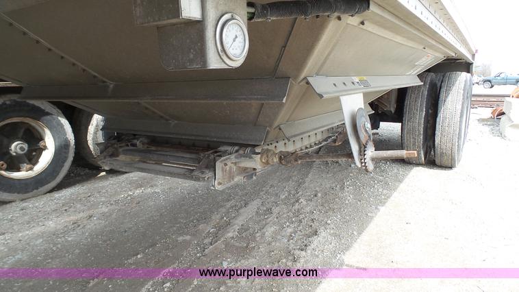 image for item L1342 2007 Wilson double hopper grain trailer