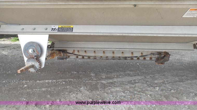 image for item L1342 2007 Wilson double hopper grain trailer