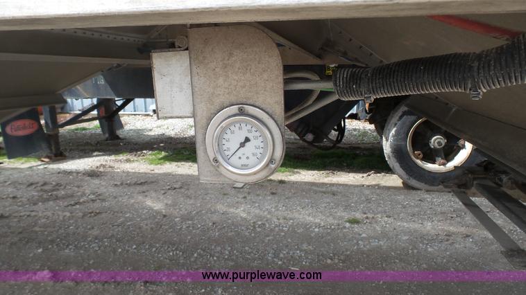 image for item L1342 2007 Wilson double hopper grain trailer