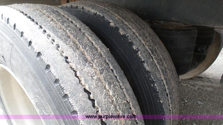 image for item L1342 2007 Wilson double hopper grain trailer