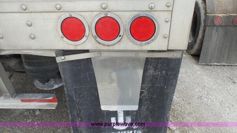 image for item L1342 2007 Wilson double hopper grain trailer