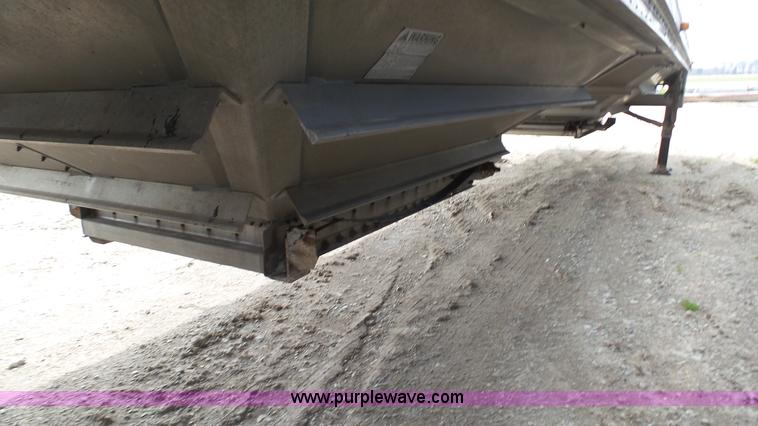 image for item L1342 2007 Wilson double hopper grain trailer