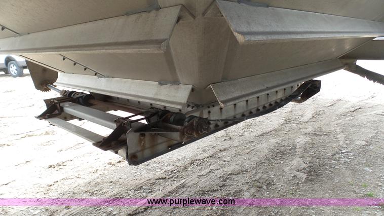 image for item L1342 2007 Wilson double hopper grain trailer