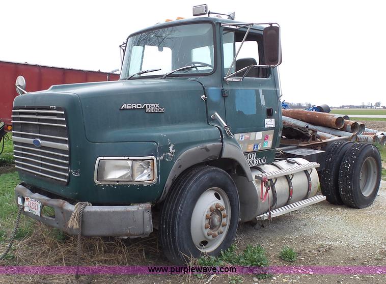 image for item L1344 1992 Ford LA9000 AeroMax 106 semi truck