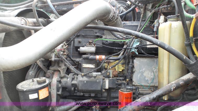 image for item L1344 1992 Ford LA9000 AeroMax 106 semi truck