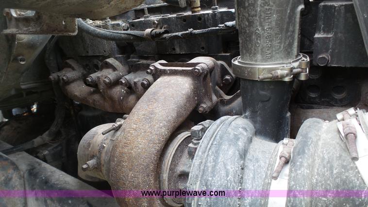 image for item L1344 1992 Ford LA9000 AeroMax 106 semi truck