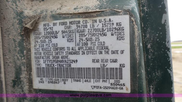 image for item L1344 1992 Ford LA9000 AeroMax 106 semi truck