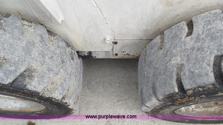 image for item L1345 1996 Bobcat 953 skid steer