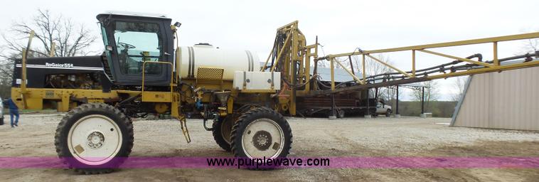 image for item L5478 1997 Ag-Chem RoGator 554 self-propelled sprayer
