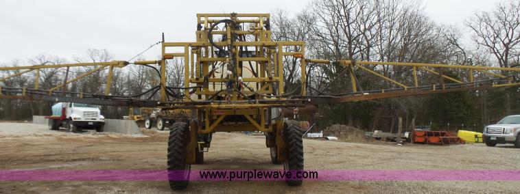 image for item L5478 1997 Ag-Chem RoGator 554 self-propelled sprayer